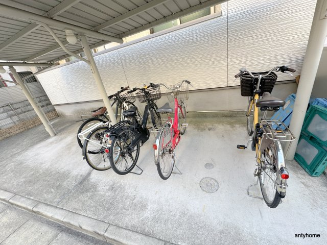 フジパレス吹田１番館の駐車場