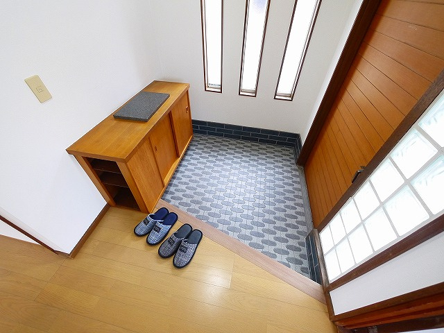 大和郡山市九条町戸建ての玄関