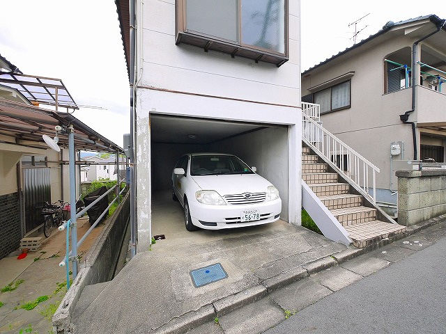 大和郡山市九条町戸建ての駐車場