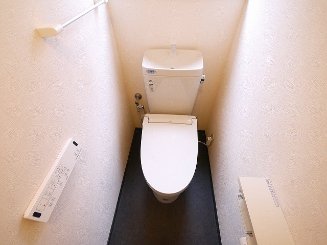大和郡山市九条町戸建てのトイレ