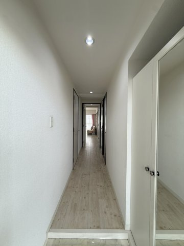 モナーク谷塚の内装|室内廊下