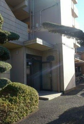 サニーガーデンARAIのエントランス