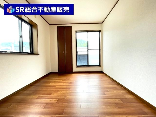 豊浦町中古戸建のバルコニー|陽当たり良好のバルコニーで洗濯物が乾きやすいです！