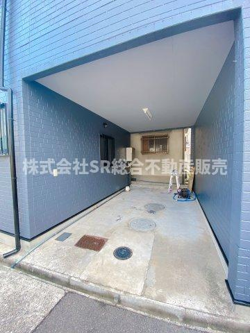 豊浦町中古戸建の駐車場|お車をお持ちの方には必要な駐車場はビルトインガレージ（車種による）です！