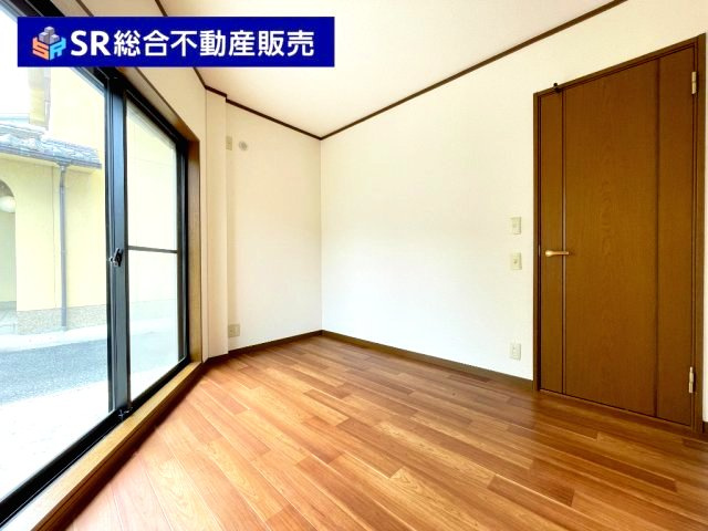 豊浦町中古戸建の寝室|落ち着いて過ごせるお部屋なので、寝室にいかがでしょうか