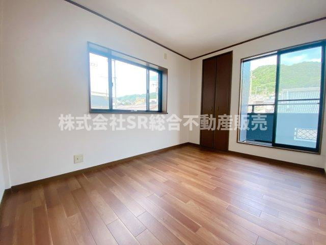 豊浦町中古戸建の寝室|落ち着いて過ごせるお部屋なので、寝室にいかがでしょうか