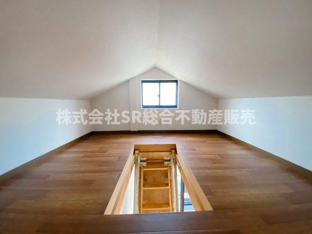 豊浦町中古戸建の収納|容量たっぷりの屋根裏収納があります！