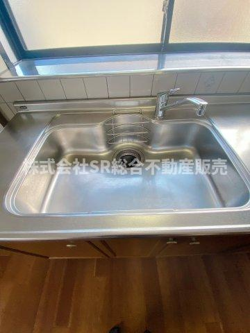 豊浦町中古戸建のキッチン|洗い物をするには十分な広さのあるシンクです♪
