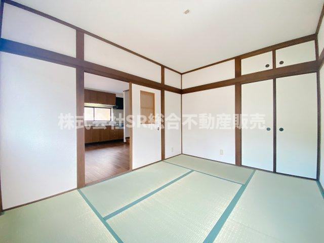 豊浦町中古戸建の和室|日本らしい落ち着いた雰囲気の和室です