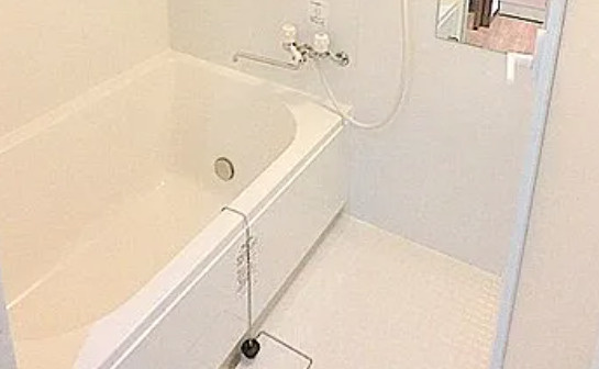 スミレクルールの浴室