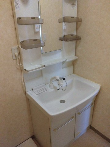 サンハイツ秋山の洗面所|※別号室の参考写真です(現況優先・仕様違いの場合あり)