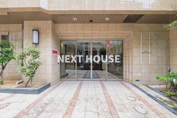 エイペックス大阪城西のエントランス