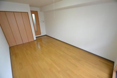 ザ・シティ王子公園の洋室