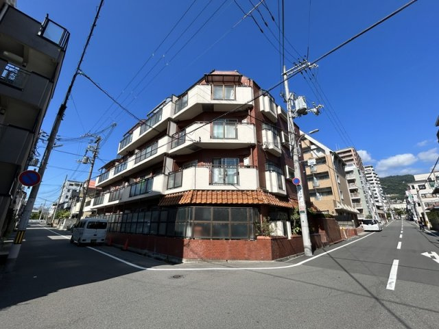 シャトード本山の外観