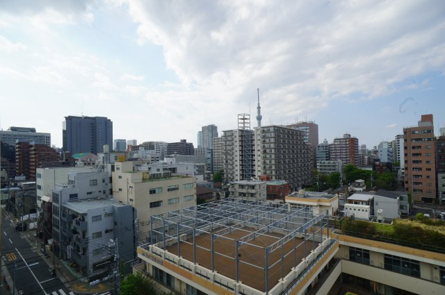プライムメゾン亀戸の展望|目の前は、目線を遮る建物が無いため開放感があります。