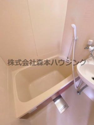 【浴室】 | 　レスターテII | 日々の暮らしに欠かせないお風呂です