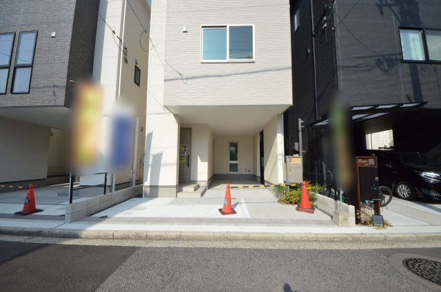 旭二丁目の駐車場|車種により駐車2台可能です