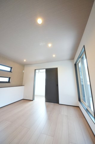 堀越三丁目の洋室|全居室収納スペース有、お部屋が広く綺麗に使えます