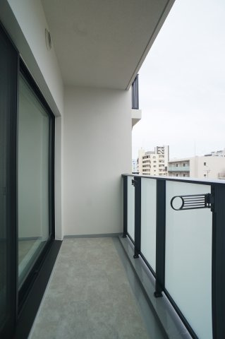 プライムメゾン亀戸のバルコニー|幅広いバルコニー☆