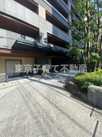 ザ・パークハウス本郷の駐車場
