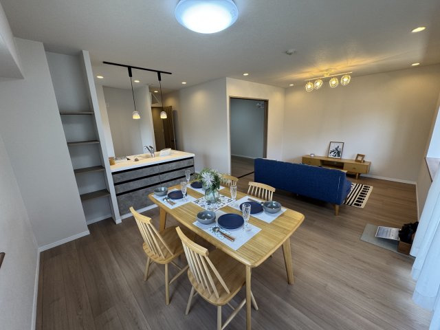 コンフォートビラ高見馬場の居間・リビング