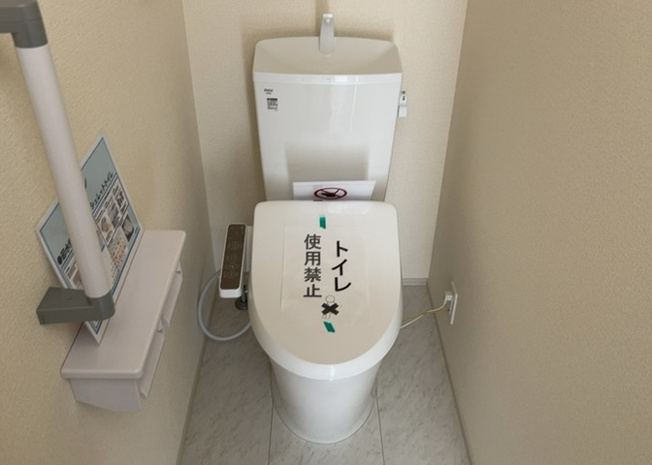 【トイレ】 | トイレは大きさや形、機能、抗菌性などが異なる多種多彩なタイプが各メーカーから出ています。それぞれに良さがあるため、事前にどういったタイプのトイレがいいのかをご家庭内で決めて、内見に行くといいでしょう。