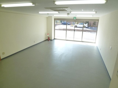 【居間・リビング】 | 花室ヒルズＢ棟テナント