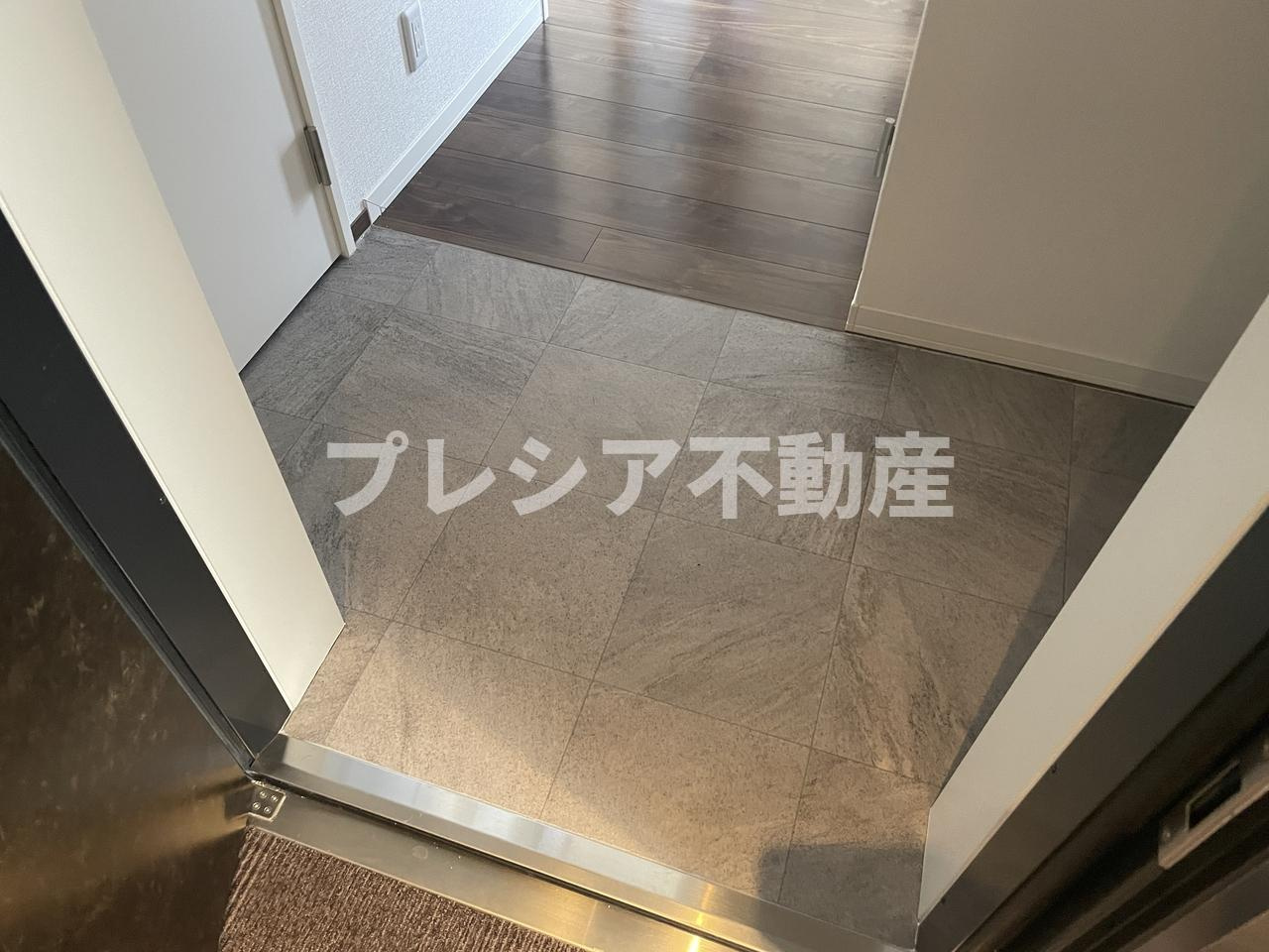 AZURE天道町の玄関