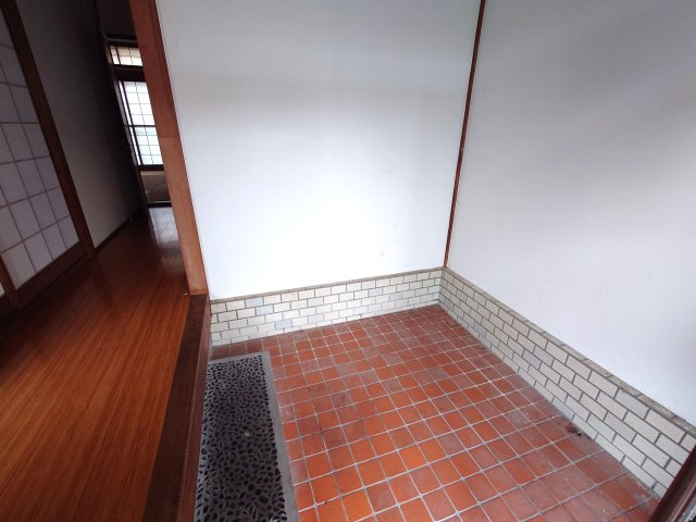 西宮貸家の玄関