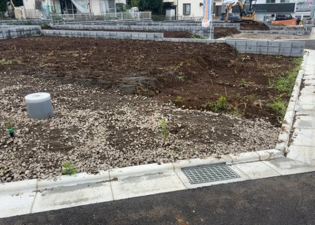 【外観】 | 土地の面積＝住宅面積ではありません。建ぺい率の問題などで、土地のある場所によって住宅を建てられる面積は限られています。高さもしかり、「土地」という言葉の中には、建築条件も含まれると考えておきましょう。