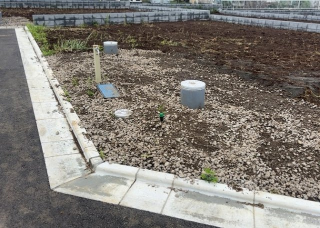 【外観】 | 家を建てる場合、方位は要チェックです。現実的に日当たりのよい家ならばリビングは南側、建築基準法でも北側に当たる家への配慮は求められています。土地を見学に行く際は、方位磁針を持って行くようにしましょう。
