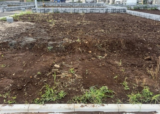 【外観】 | 土地購入を検討されている場合、境界杭がない状態で購入してしまうと境界確定測量をする必要があり、費用がかかります。購入の前に、売主、隣土地所有者立ち合いのもと境界を確定し境界杭を設置するのがベストです。