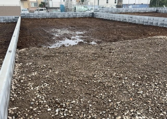 【外観】 | 土地の面積＝住宅面積ではありません。建ぺい率の問題などで、土地のある場所によって住宅を建てられる面積は限られています。高さもしかり、「土地」という言葉の中には、建築条件も含まれると考えておきましょう。