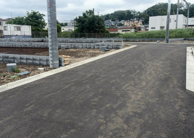 【外観】 | 土地探しをしていると都市計画区域という言葉を目にすると思います。法律によって、都道府県知事や国土交通大臣が指定するエリアのことを指しており、都市計画区域は市街化区域と市街化調整区域に分けられています。