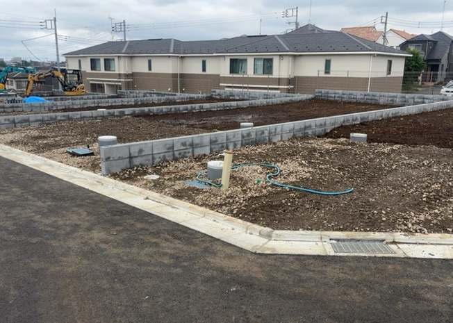 【外観】 | 物件の詳細については、現地を見てわかること以外に、役所や法務局などで調べないとわからないことがあります。そのため、現地に行く場合は、もしこの物件を買ったらどのような生活ができるかをイメージしましょう。