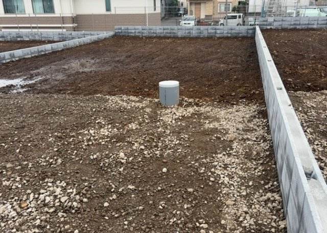 【外観】 | 人が暮らすうえで日光は大切な要素となります。日当たりの良さは譲れないポイントですね。併せて近くに大きな建築物の建築予定がないか、あるいはそれが可能な土地が近くにないか事前に確認することもお勧めします。