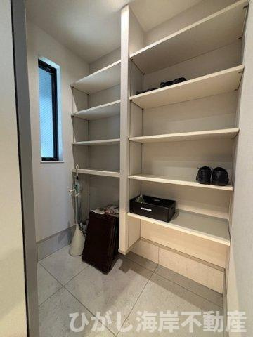 藤沢市大庭　中古戸建の収納|シューズインクローク