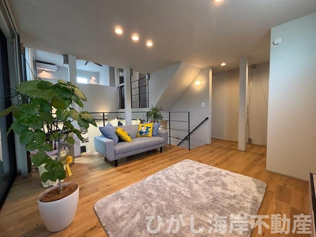 藤沢市大庭　中古戸建の居間・リビング|7.9帖　リビング
