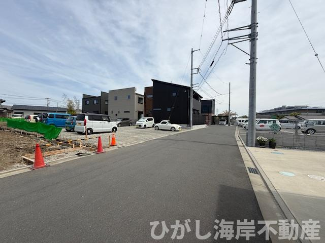 平塚市東真土４丁目　売地　全４区画の前面道路含む現地写真|4月18日撮影　造成工事中　現地外観