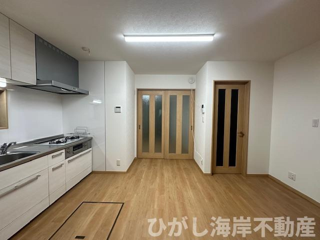 藤沢市辻堂東海岸３丁目　中古戸建の居間・リビング|8帖　LDK