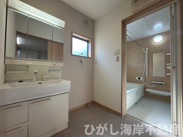 藤沢市辻堂東海岸３丁目　中古戸建の脱衣所|脱衣スペース
