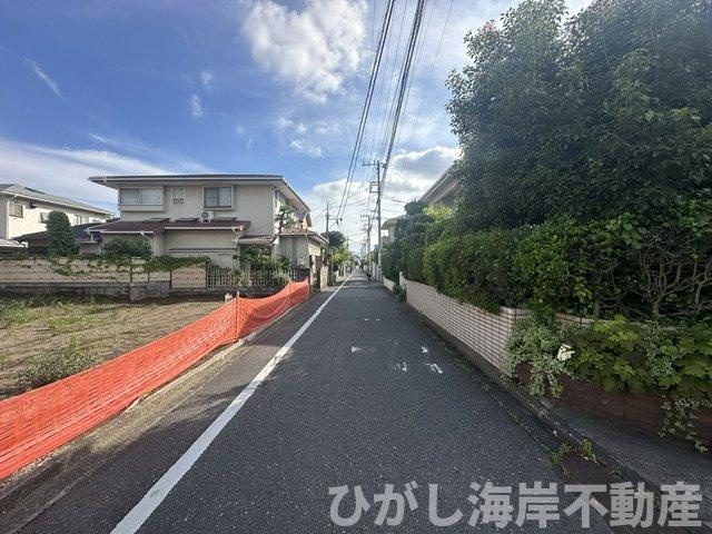 藤沢市鵠沼松が岡4丁目　売地の前面道路含む現地写真|現地外観
