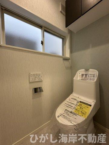 藤沢市片瀬2丁目　中古戸建のトイレ|新規リフォーム完了！　洗浄機能付きお手洗い