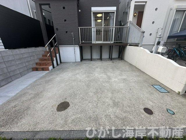 藤沢市片瀬2丁目　中古戸建の駐車場|駐車スペース