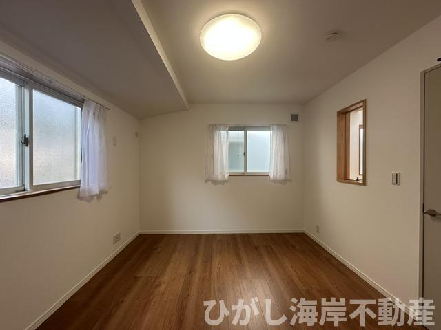 藤沢市片瀬2丁目　中古戸建の寝室|新規リフォーム完了！　7帖　洋室