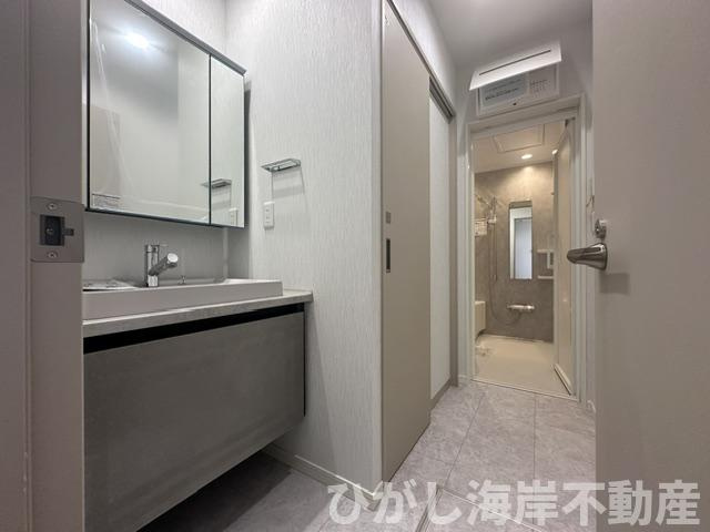 藤沢市片瀬2丁目　中古戸建の脱衣所|新規リフォーム完了！　脱衣スペース
