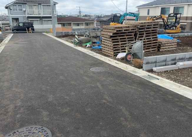 【外観】 | 物件の詳細については、現地を見てわかること以外に、役所や法務局などで調べないとわからないことがあります。そのため、現地に行く場合は、もしこの物件を買ったらどのような生活ができるかをイメージしましょう。