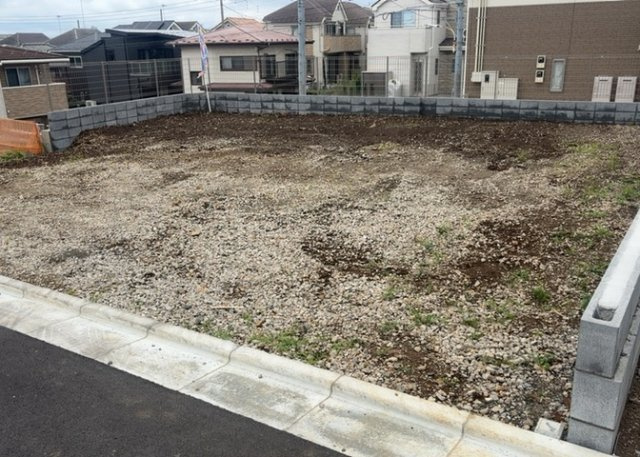 【外観】 | 土地購入を検討されている場合、境界杭がない状態で購入してしまうと境界確定測量をする必要があり、費用がかかります。購入の前に、売主、隣土地所有者立ち合いのもと境界を確定し境界杭を設置するのがベストです。