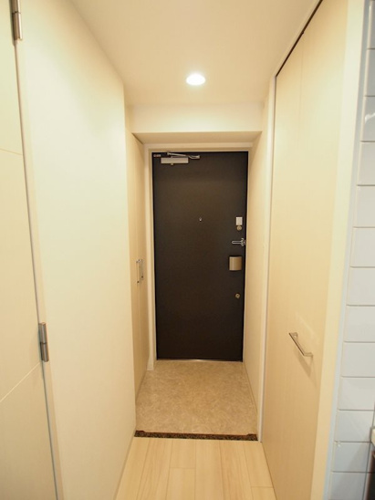 【玄関】クリスタルグランツ西本町 
