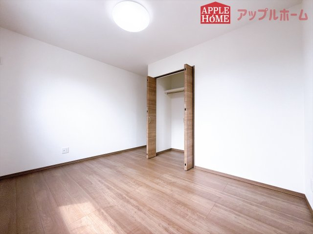 [新築住宅] 東松山市松山町 第1期 全5区画の洋室|２階居室は全室収納あり！たっぷりある収納活用でお部屋もキレイを保てます♪